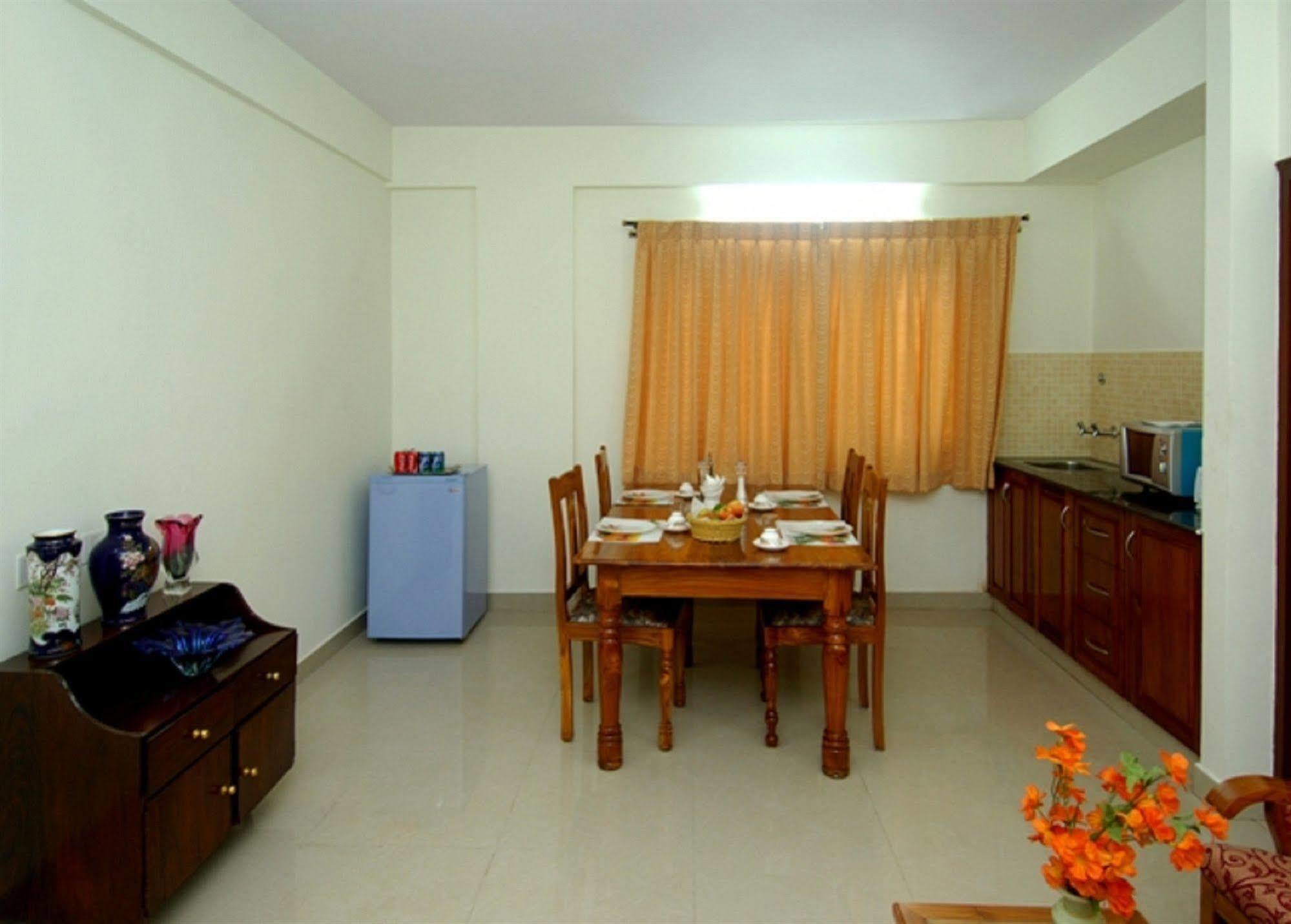 Oyo 6110 Thalassa Suites Bangalore Ngoại thất bức ảnh