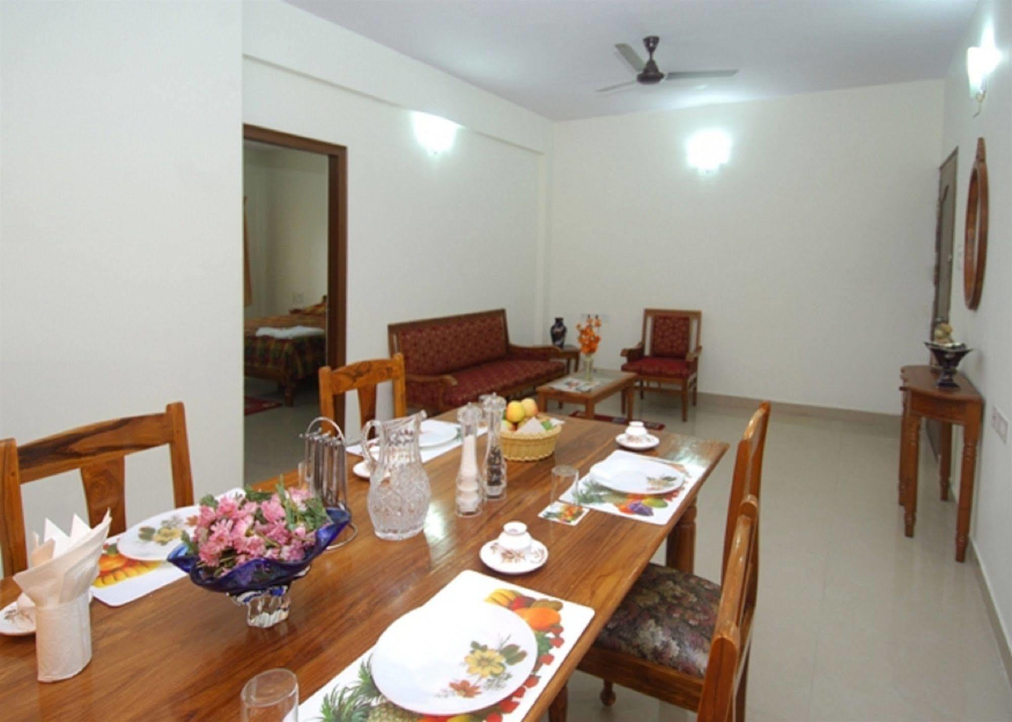 Oyo 6110 Thalassa Suites Bangalore Ngoại thất bức ảnh