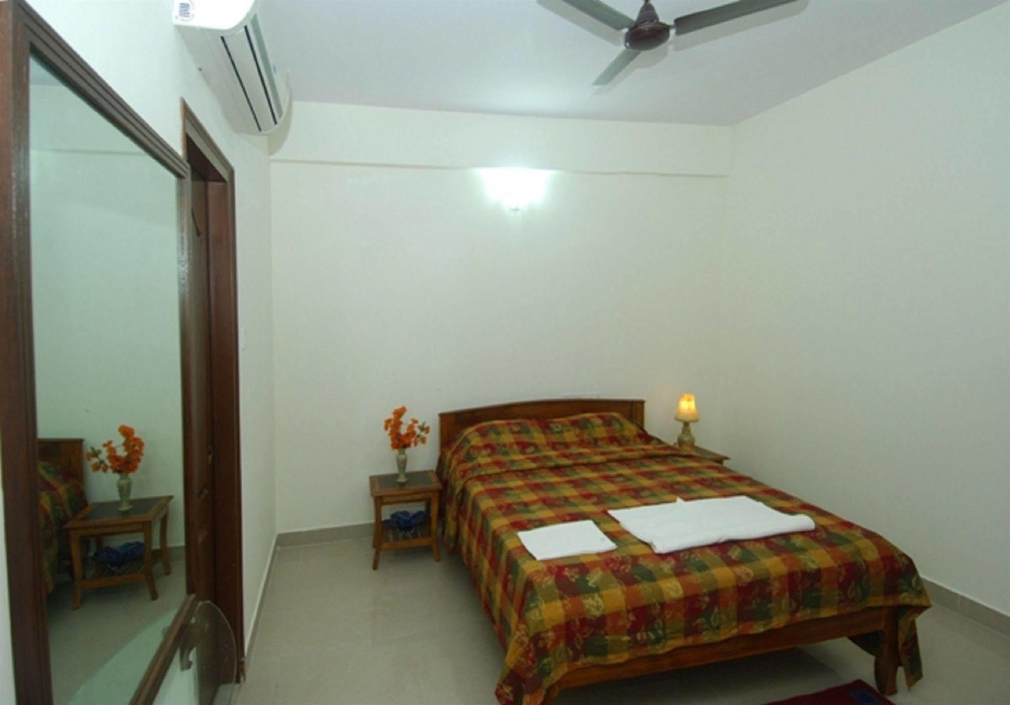 Oyo 6110 Thalassa Suites Bangalore Ngoại thất bức ảnh